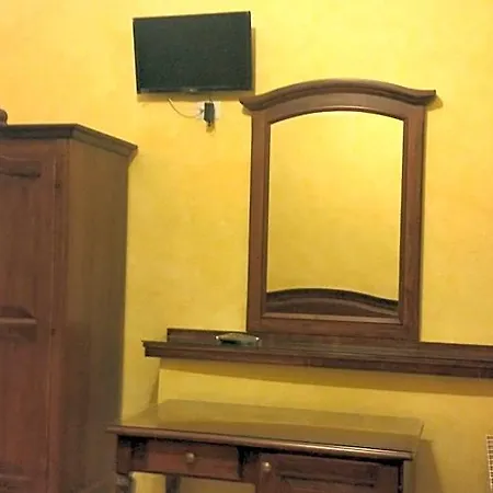3 Lati Di Pitagora Oda ve Kahvaltı Roma