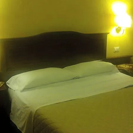 Oda ve Kahvaltı 3 Lati Di Pitagora