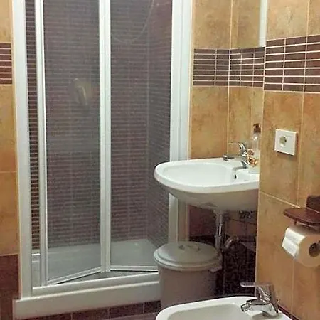 Oda ve Kahvaltı 3 Lati Di Pitagora
