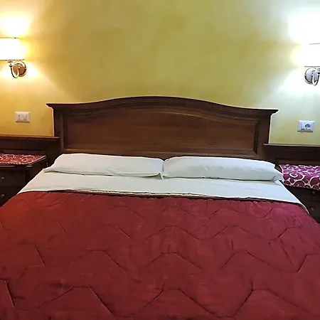 Oda ve Kahvaltı 3 Lati Di Pitagora 2*