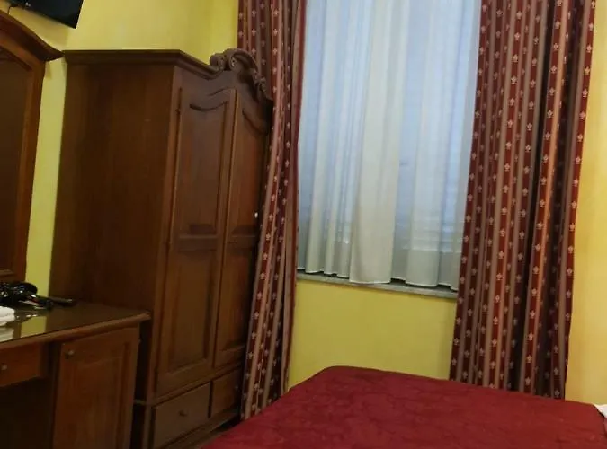 Oda ve Kahvaltı 3 Lati Di Pitagora